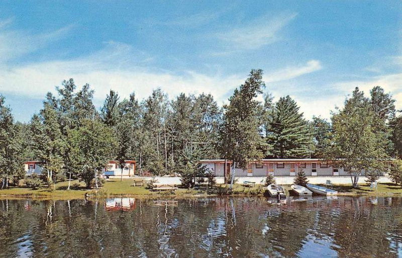 Tower Shore Motel and Camping (Tower Shore Motel) - Vintage Postcard (newer photo)